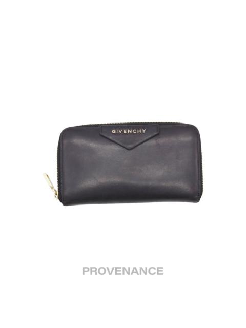 Givenchy Givenchy Logo Zip Long Wallet - Black Grained Leather