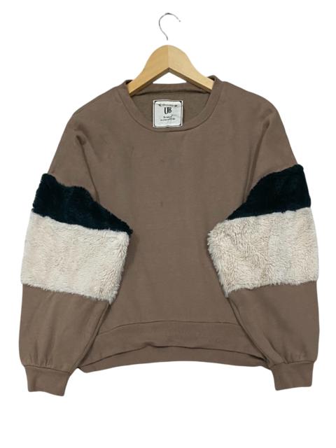 Other Designers Homespun Knitwear - OVERSIZES URBANITY (UB) CROPPED TOP FLEECE FUR SWEATSHIRT