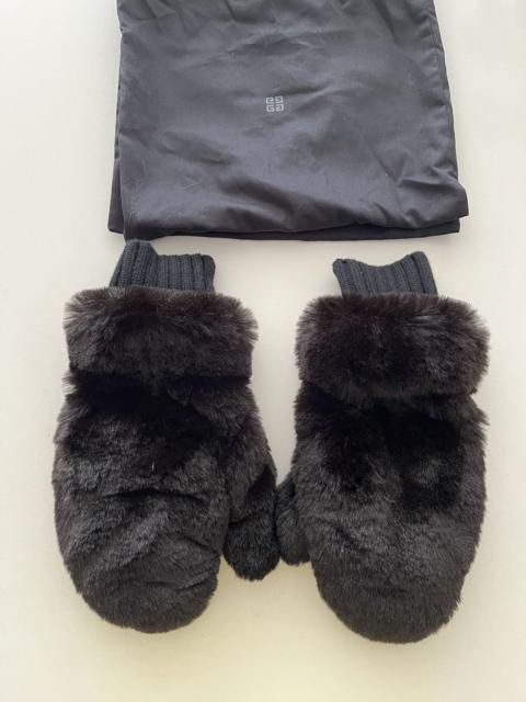 Givenchy NWT - Givenchy Faux Fur Mittens