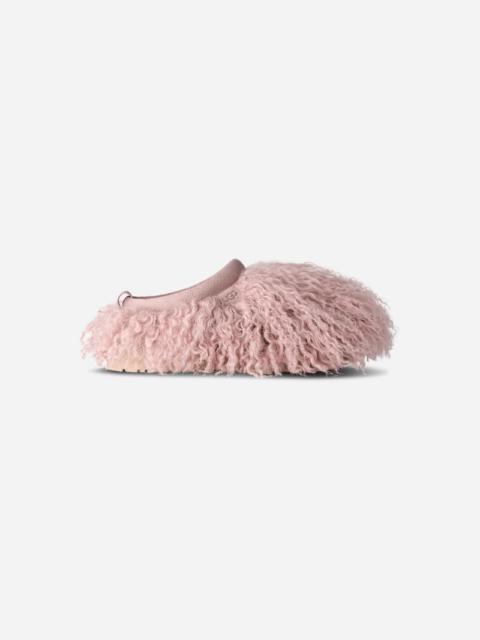 UGG ® Women's Tazz Fluff Momma Sheepskin Slippers in Fawn