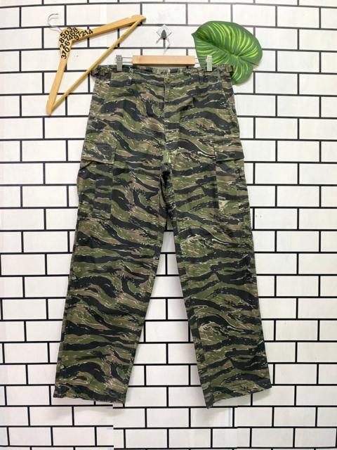 Other Designers Vintage - Vtg Army Cab Clothing Camo Military Tactical Cargo Pants