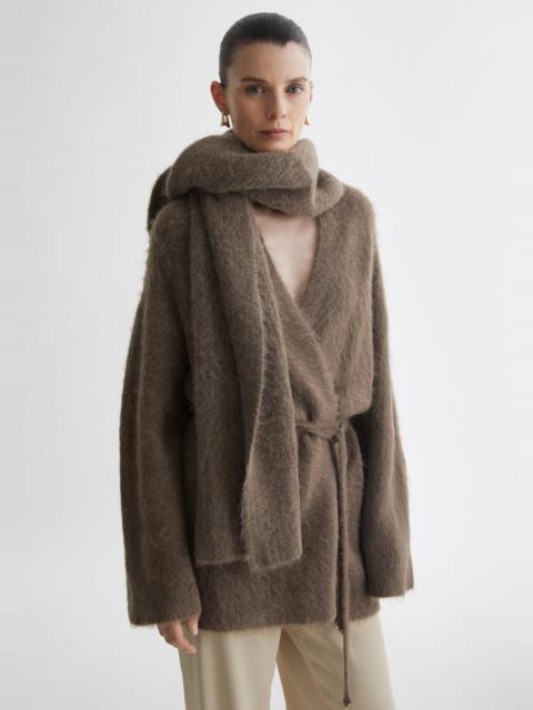 AERON VALOTU
Soft fluffy scarf