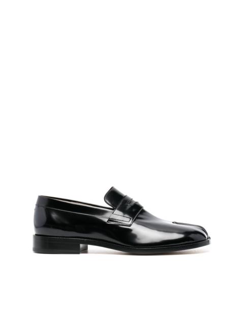 Tabi patent leather mocassins