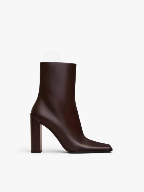 Alaïa SQUARE ANKLE BOOTS IN CALFSKIN