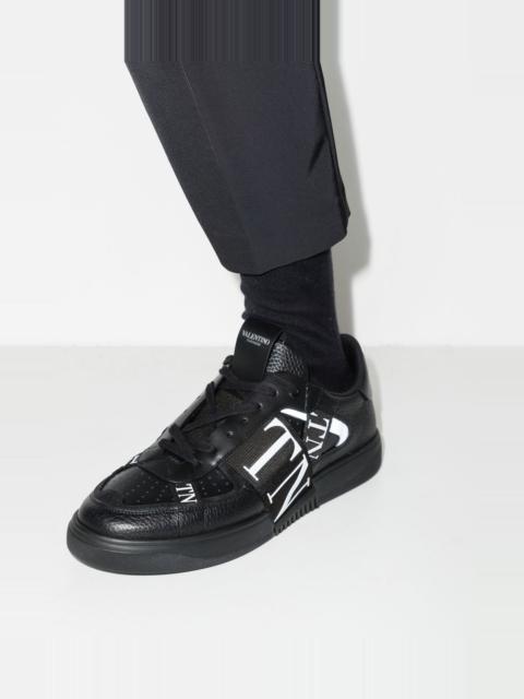 VL7N leather sneakers