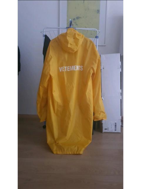 VETEMENTS Vetements Rain Coat Yellow