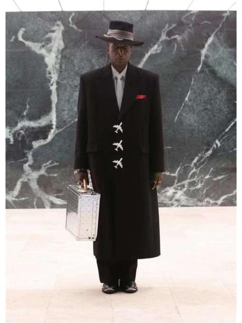FW21 runway airplane button extra large coat