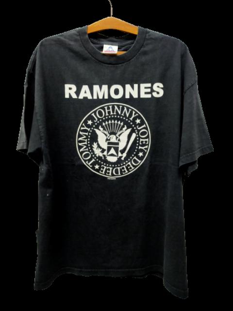 Other Designers Aaa - VINTAGE THE RAMONES TSHIRT 1999