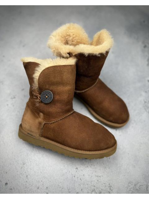 UGG UGG Australia Bailey Button Short Chestnut Sheepskin Boots
