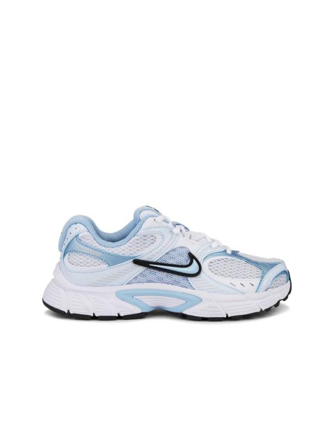V5 Runner Sneaker