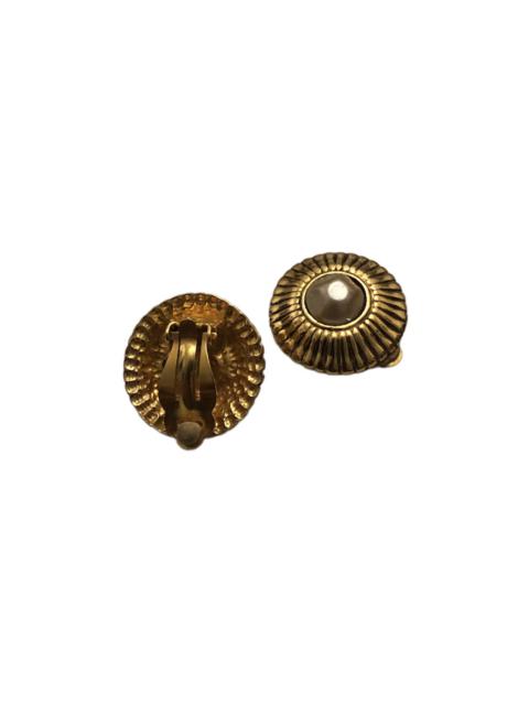 CHANEL Vintage gold Chanel earring clips