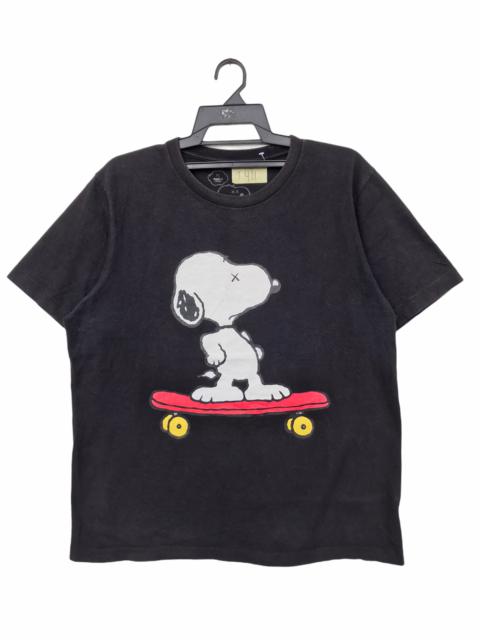 Other Designers Uniqlo - Kaws X Snoopy X Uniqlo Shirt