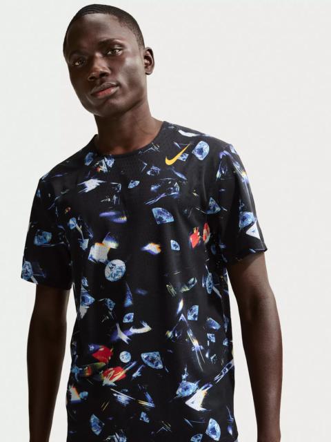 Nike Nike Men's Dri-FIT ADV Aeroswift Allover Diamonds Graphic T-Shirt