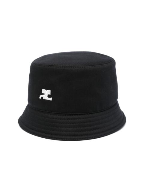 courrèges SIGNATURE LOGO-APPLIQUÉ BUCKET HAT