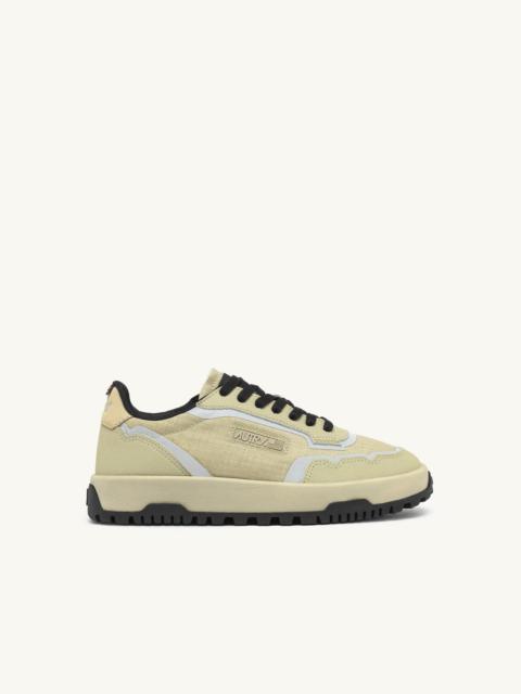 AUTRY WILDPACE LOW SNEAKERS IN RIPSTOP NYLON AND LEATHER COLOR TIDAL FOAM AND REFLEX