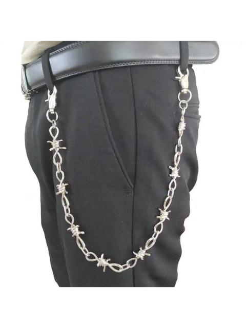 Streetwear - Torn Pocket Chain