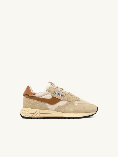 AUTRY REELWIND LOW SNEAKERS IN ECRU AND CATHAY SPICE SUEDE AND NYLON
