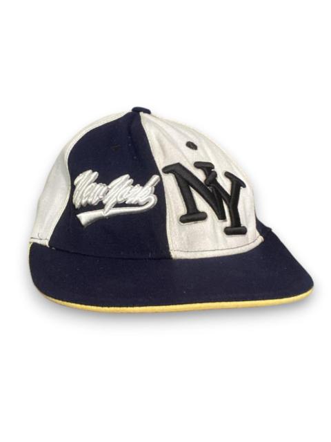 Other Designers Pinwheel Multifit New York Yankees Vintage SnapBack Cap Hat