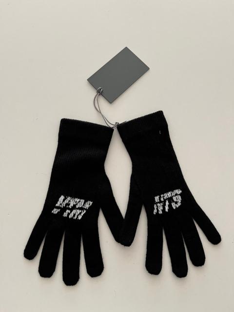 VETEMENTS NWT - VTMNTS Logo Gloves
