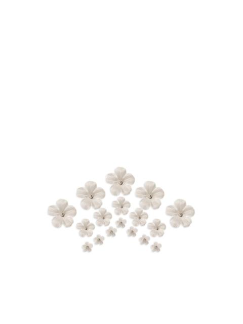 flower-motif hair magnets
