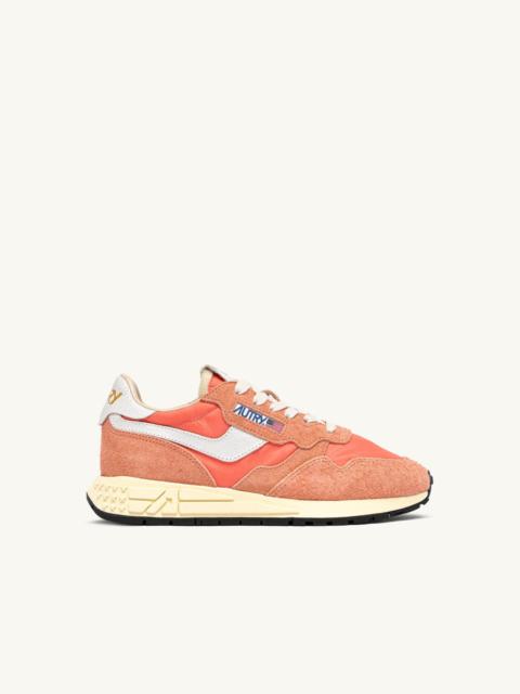 AUTRY REELWIND LOW SNEAKERS IN WHITE AND PEACH PINK NYLON AND SUEDE