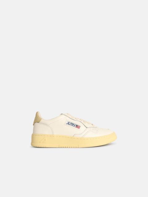 AUTRY 'MEDALIST LOW' WHITE LEATHER AND 'TIDAL FOAM' SNEAKERS