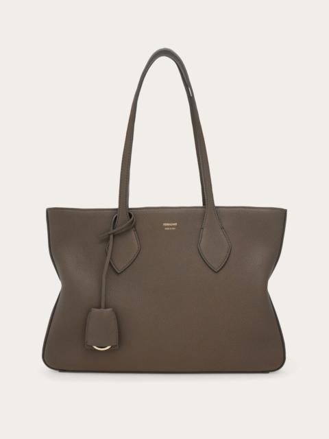 FERRAGAMO Star-shaped tote bag (M)