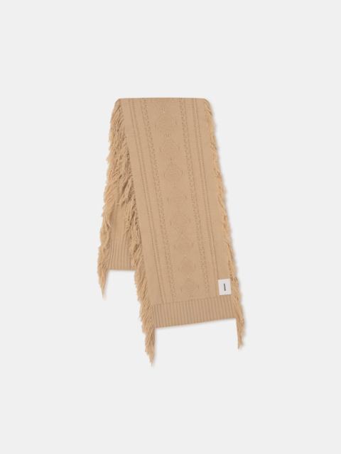 AERON PEAK
Cable-knit merino scarf