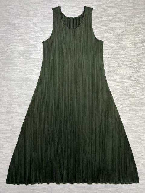 Issey Miyake - Pleats Please - Pleated Sleeveless Dress