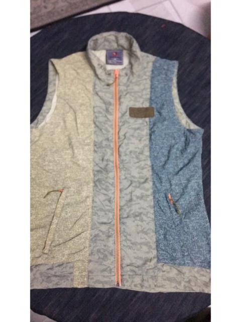 Other designers Black Yak Extreme Peak Sleeveless Mountainers