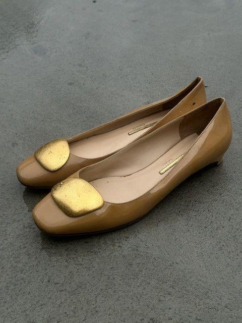 Other Designers Rupert Sanderson Nude Patent Leather Gold Buckle Flats