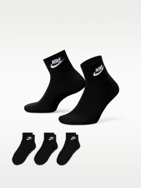 Nike Nike Everyday Essential Ankle Socks (3 Pairs)