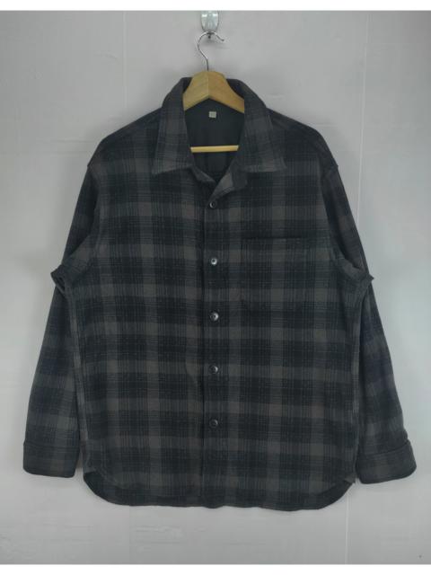 Other Designers Uniqlo - Uniqlo Flannel Plaid Tartan Shirt Button Up