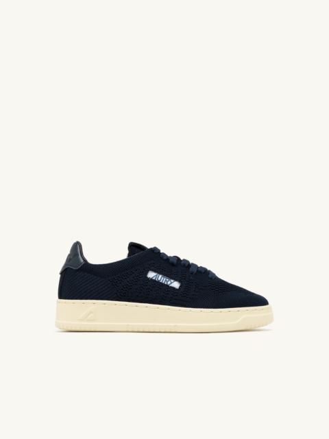 AUTRY MEDALIST EASEKNIT LOW SNEAKERS IN SPACE BLUE KNIT