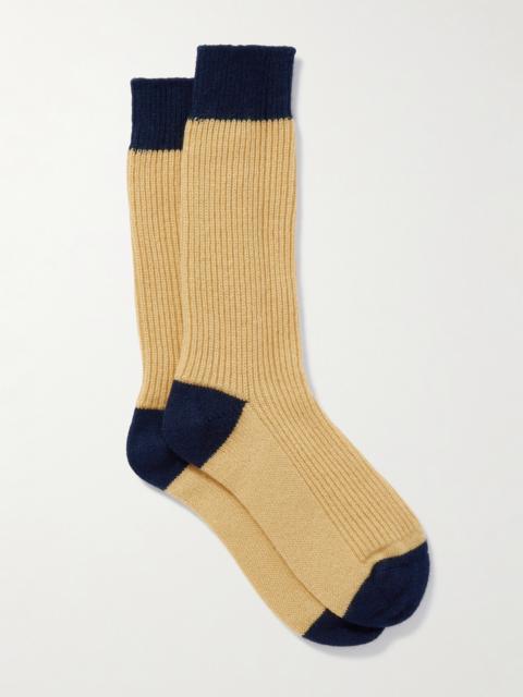 GUEST IN RESIDENCE Two-tone Ribbed Cashmere Socks
