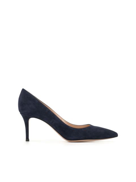 70 pointed-toe pumps
