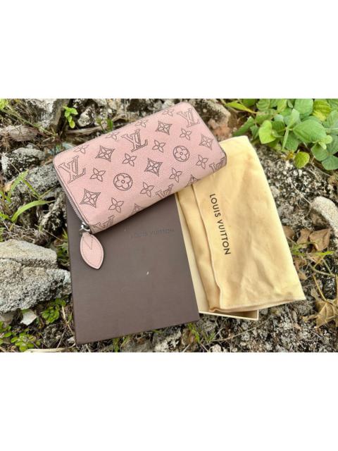 Louis Vuitton Authentic Louis Vuitton Monogram Mahina Magnolia Wallet