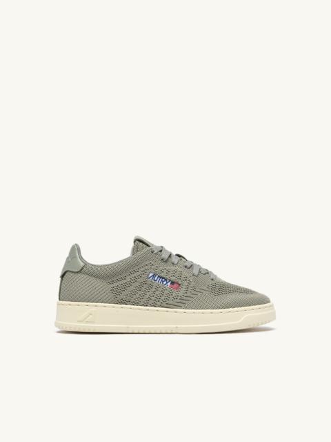 AUTRY MEDALIST EASEKNIT LOW SNEAKERS IN SEA GRASS KNIT