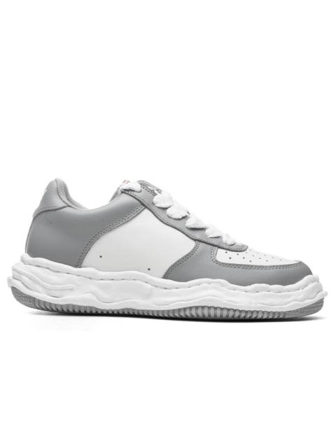 Maison MIHARAYASUHIRO MAISON MIHARA YASUHIRO WAYNE LOW OG SOLE LEATHER SNEAKER - GREY/WHITE