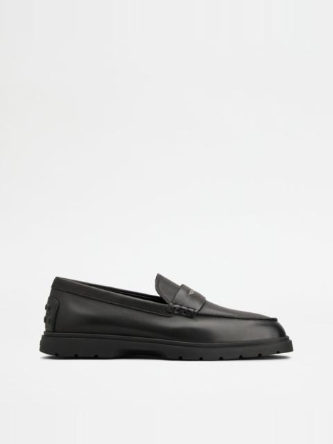 Tod's LOAFERS IN LEATHER - BLACK