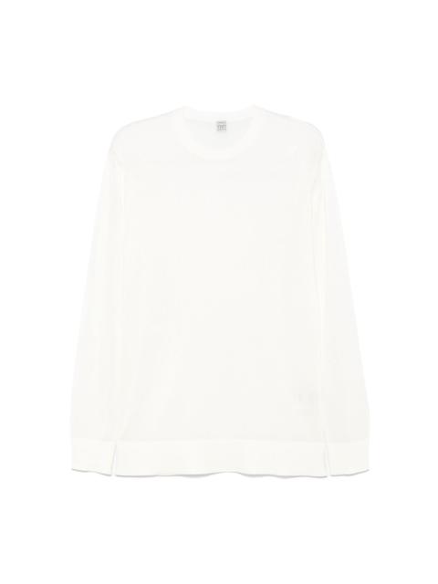 long-sleeved T-shirt