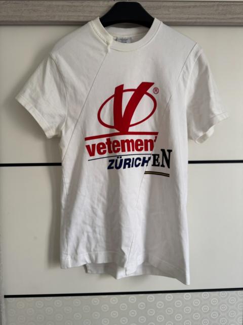 VETEMENTS Vetements Asymmetric Panel Short Sleeve Top