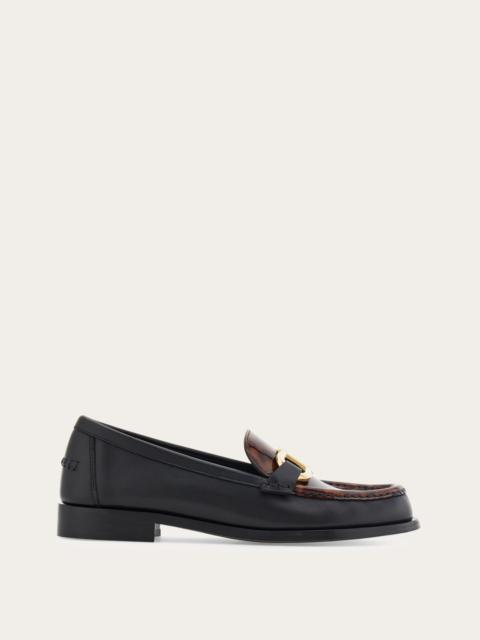 FERRAGAMO Gancini loafer