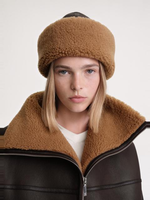 Totême Shearling winter hat chocolate