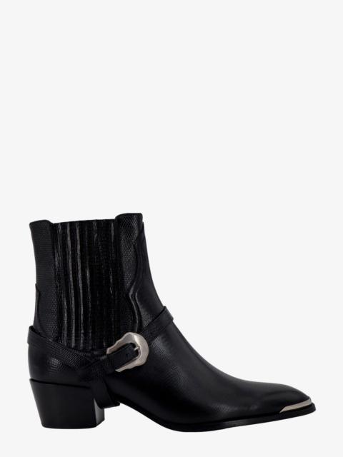 Leather boots with metal details