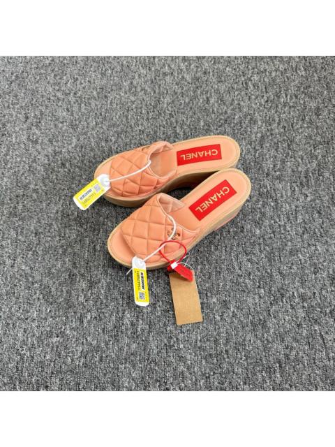 CHANEL Chanel 22P pink double-C lambskin slippers