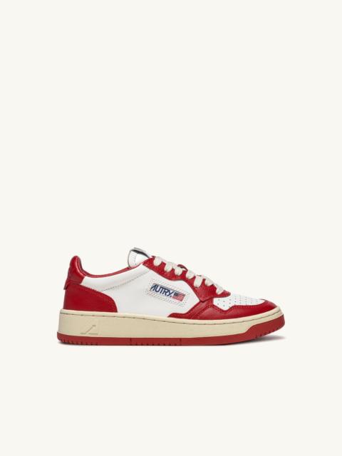 AUTRY MEDALIST LOW BICOLOR SNEAKERS IN WHITE AND RED LEATHER