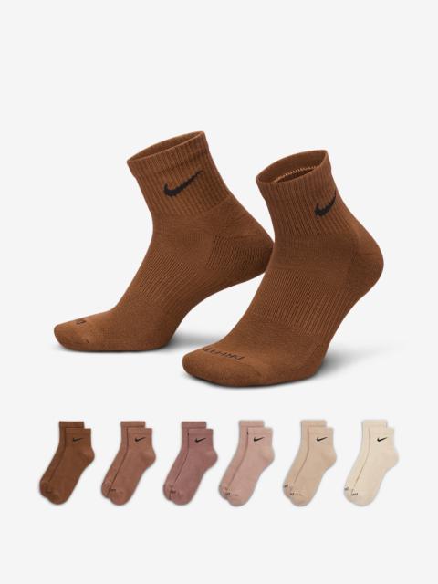 Nike Nike Everyday Plus Cushioned Training Ankle Socks (6 Pairs)