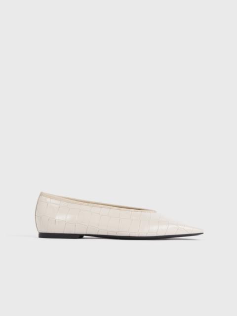 TOTEME Minimalist croco-embossed ballerinas oyster