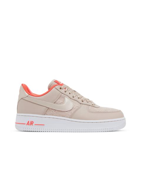 Nike Wmns Air Force 1 '07 'Fossil Stone Laser Crimson'